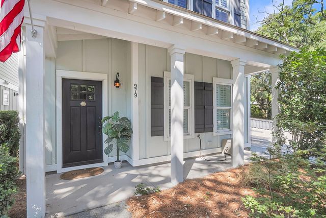 979 Warrick Oaks Lane, Mount Pleasant, SC 29464