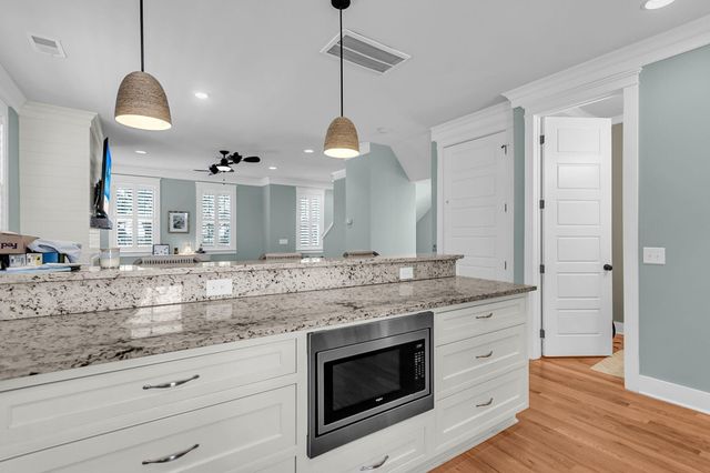 979 Warrick Oaks Lane, Mount Pleasant, SC 29464
