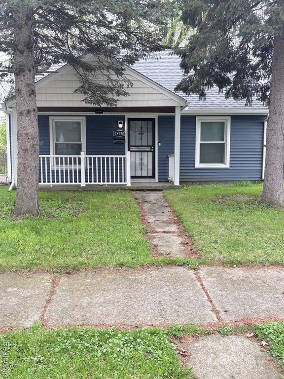 18920 Kingsville Street, Harper Woods, MI 48225