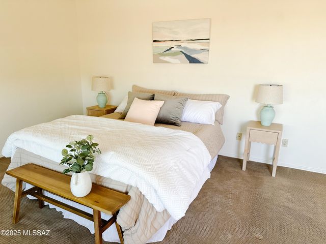 780 S Shadowtree Place, Tucson, AZ 85748