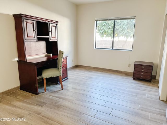 780 S Shadowtree Place, Tucson, AZ 85748