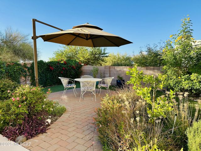 780 S Shadowtree Place, Tucson, AZ 85748