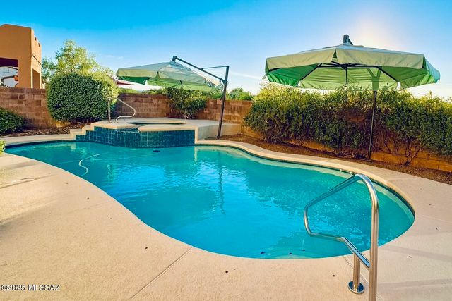 780 S Shadowtree Place, Tucson, AZ 85748