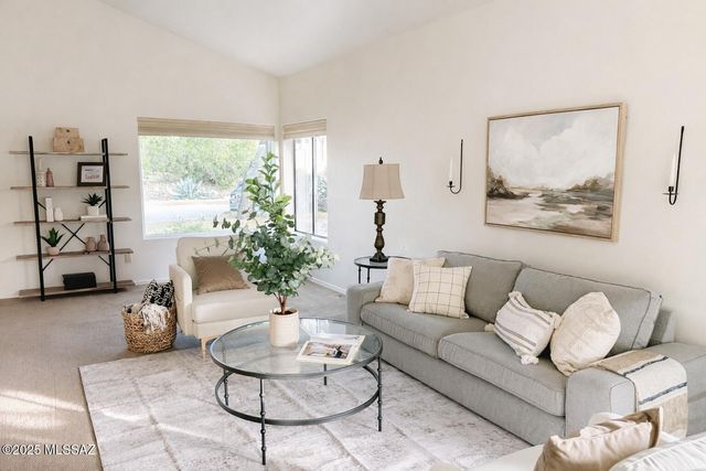 780 S Shadowtree Place, Tucson, AZ 85748