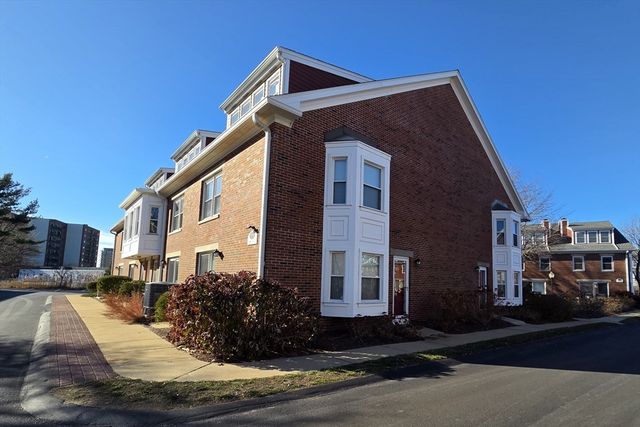 138 Quincy Shore Dr 173, Quincy, MA 02171