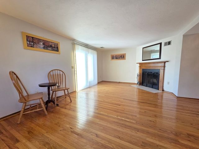 138 Quincy Shore Dr 173, Quincy, MA 02171