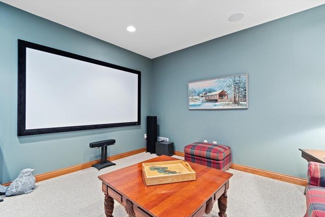 1240 Mary Hill CIRCLE, Hartland, WI 53029