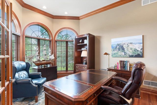 1240 Mary Hill CIRCLE, Hartland, WI 53029