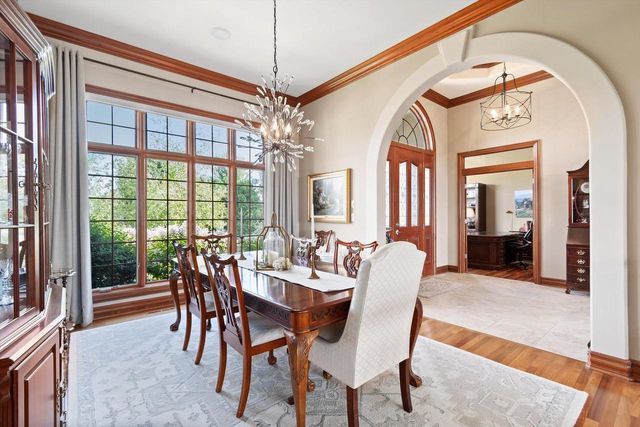 1240 Mary Hill CIRCLE, Hartland, WI 53029