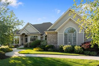 1240 Mary Hill CIRCLE, Hartland, WI 53029