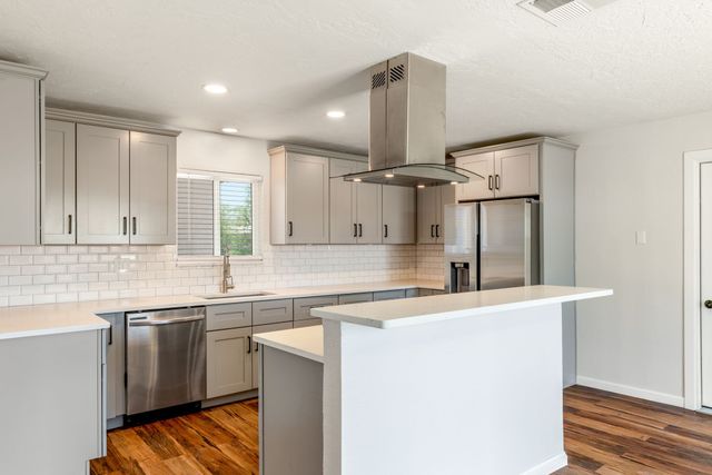 1409 Dorothy Street NE, Albuquerque, NM 87112