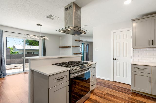 1409 Dorothy Street NE, Albuquerque, NM 87112