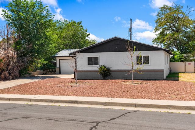 1409 Dorothy Street NE, Albuquerque, NM 87112