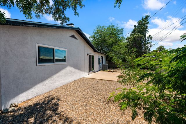 1409 Dorothy Street NE, Albuquerque, NM 87112