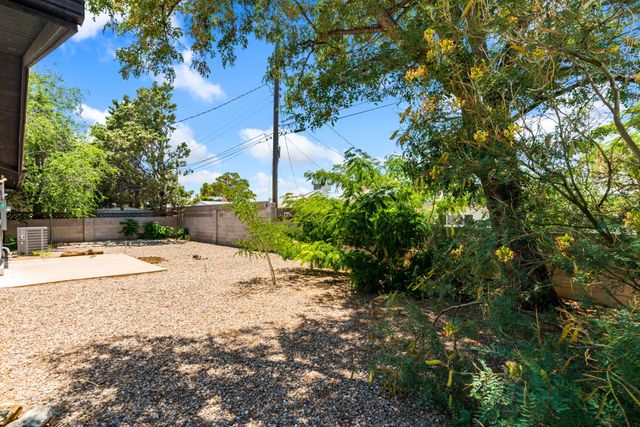 1409 Dorothy Street NE, Albuquerque, NM 87112