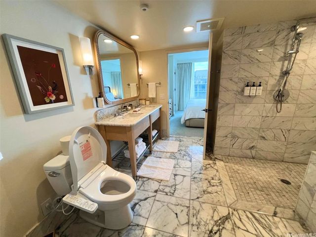 223 Saratoga Road 1422, Honolulu, HI 96815