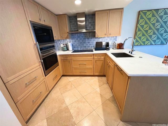 223 Saratoga Road 1422, Honolulu, HI 96815