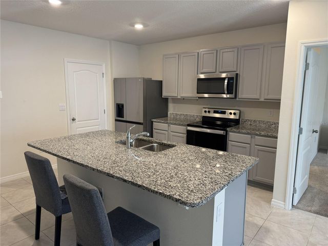 1061 FIG STREET, Tavares, FL 32778