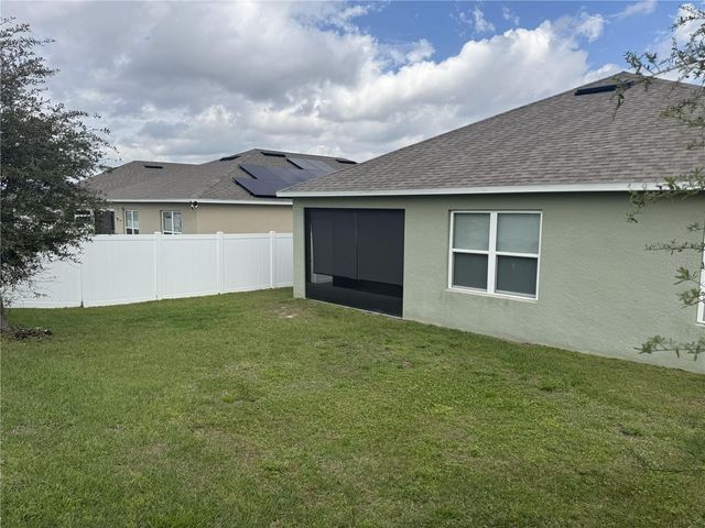 1061 FIG STREET, Tavares, FL 32778