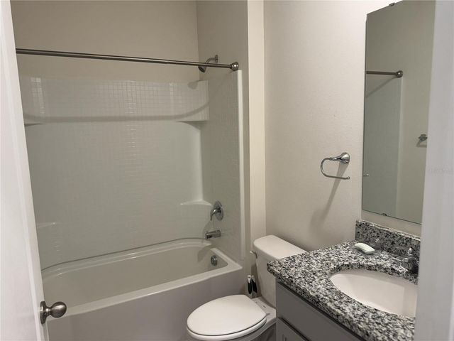 1061 FIG STREET, Tavares, FL 32778