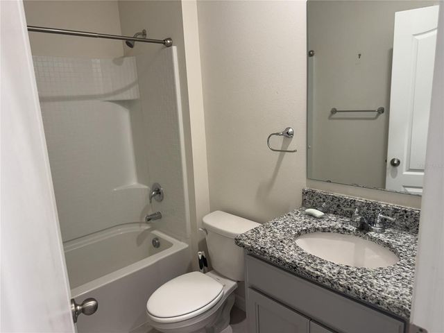 1061 FIG STREET, Tavares, FL 32778