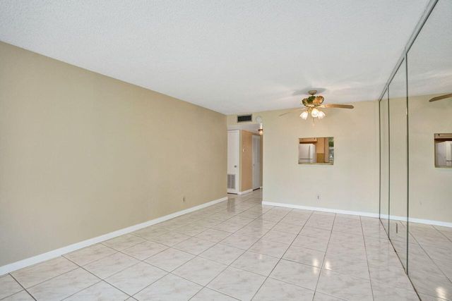 9460 Sunrise Lakes Boulevard 106, Sunrise, FL 33322