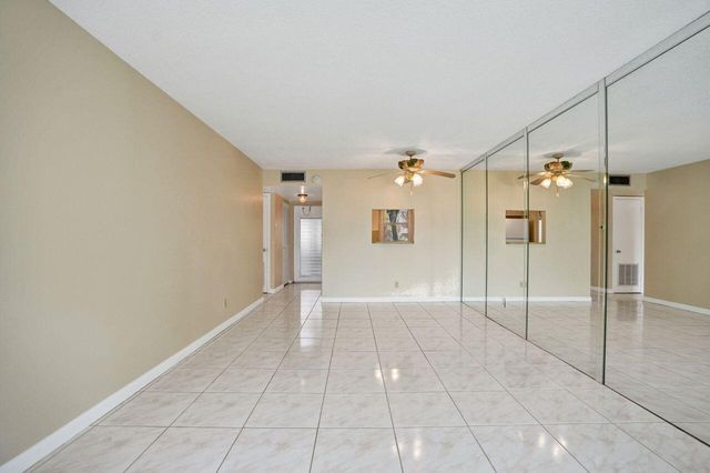 9460 Sunrise Lakes Boulevard 106, Sunrise, FL 33322