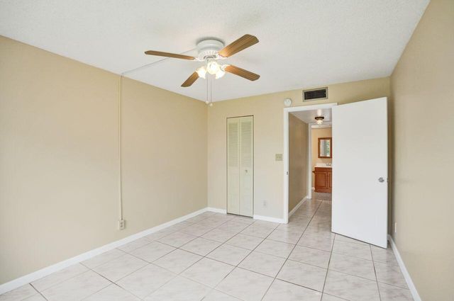 9460 Sunrise Lakes Boulevard 106, Sunrise, FL 33322
