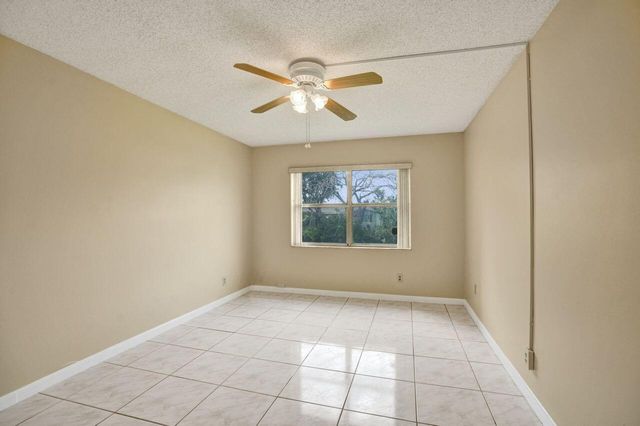 9460 Sunrise Lakes Boulevard 106, Sunrise, FL 33322