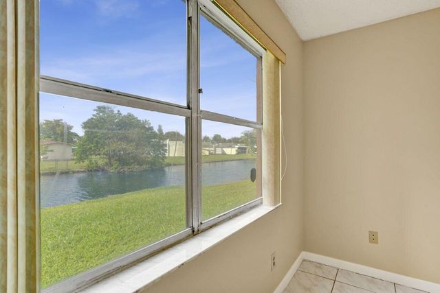 9460 Sunrise Lakes Boulevard 106, Sunrise, FL 33322