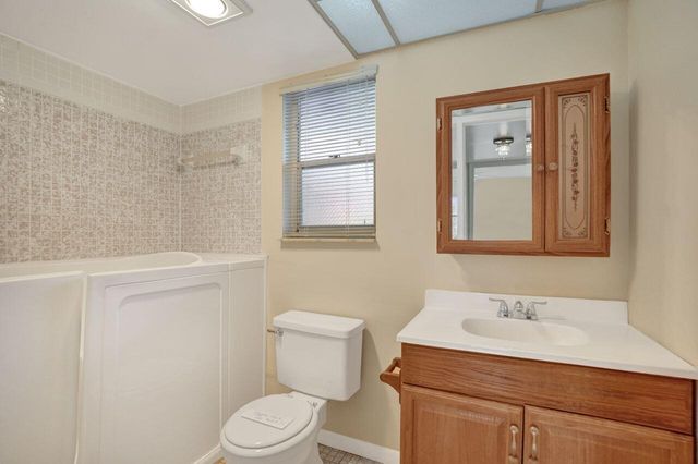 9460 Sunrise Lakes Boulevard 106, Sunrise, FL 33322