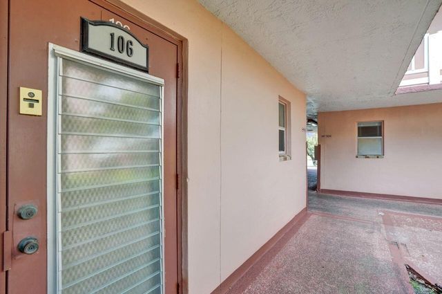 9460 Sunrise Lakes Boulevard 106, Sunrise, FL 33322