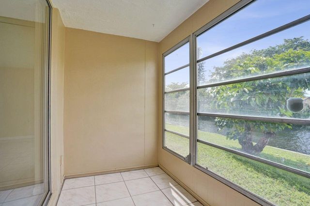 9460 Sunrise Lakes Boulevard 106, Sunrise, FL 33322