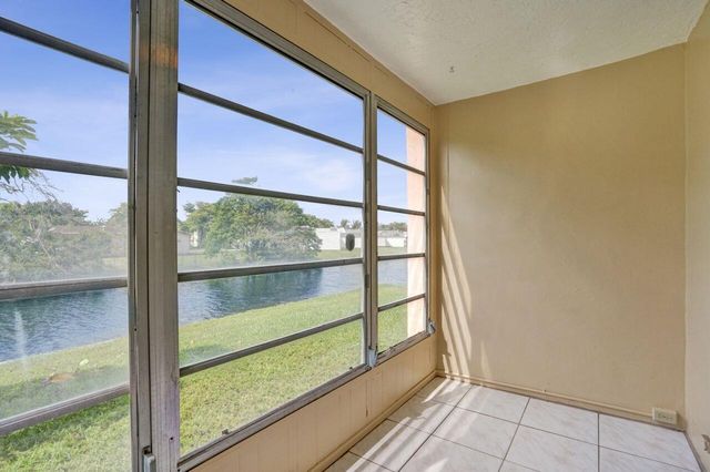 9460 Sunrise Lakes Boulevard 106, Sunrise, FL 33322