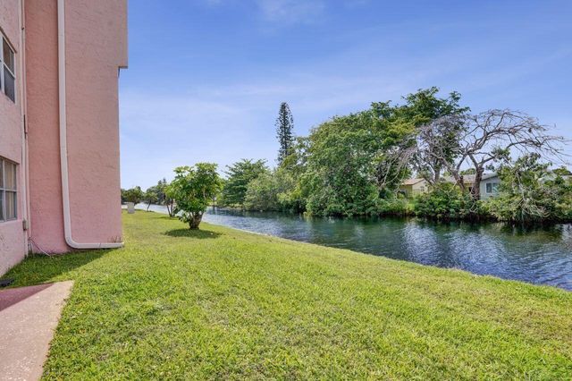 9460 Sunrise Lakes Boulevard 106, Sunrise, FL 33322