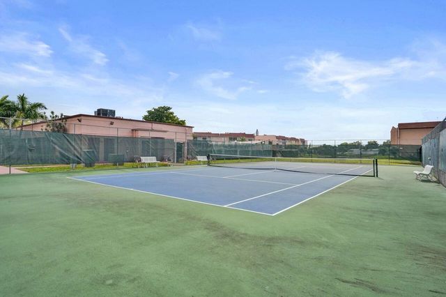 9460 Sunrise Lakes Boulevard 106, Sunrise, FL 33322