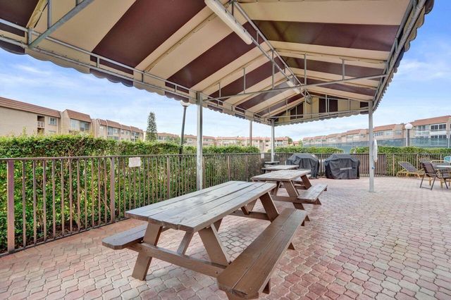 9460 Sunrise Lakes Boulevard 106, Sunrise, FL 33322