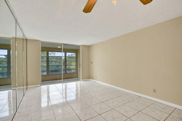 9460 Sunrise Lakes Boulevard 106, Sunrise, FL 33322