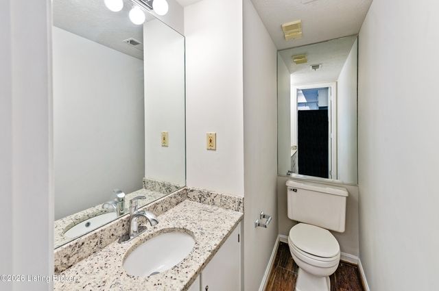 373 Crescent Spring Dr 373, Louisville, KY 40206