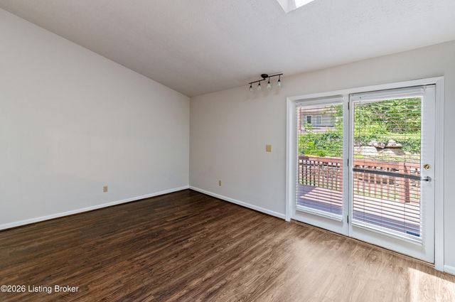 373 Crescent Spring Dr 373, Louisville, KY 40206
