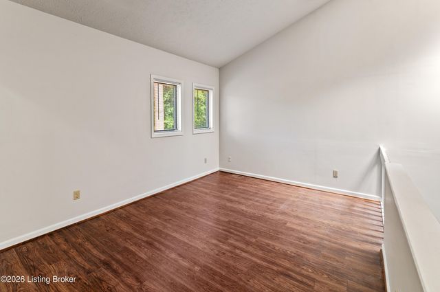 373 Crescent Spring Dr 373, Louisville, KY 40206
