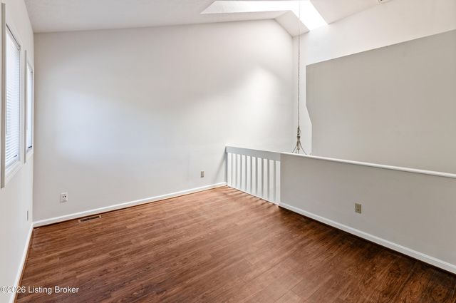 373 Crescent Spring Dr 373, Louisville, KY 40206