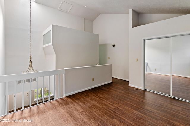 373 Crescent Spring Dr 373, Louisville, KY 40206
