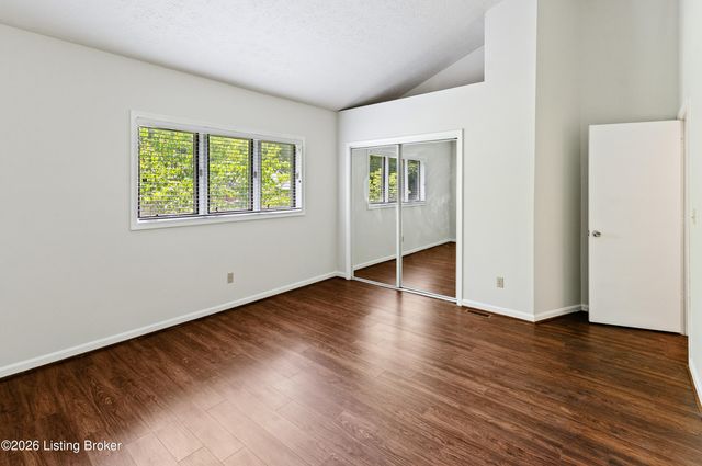 373 Crescent Spring Dr 373, Louisville, KY 40206