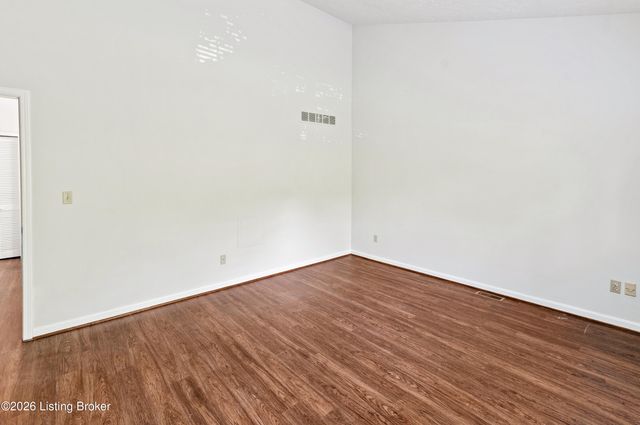 373 Crescent Spring Dr 373, Louisville, KY 40206