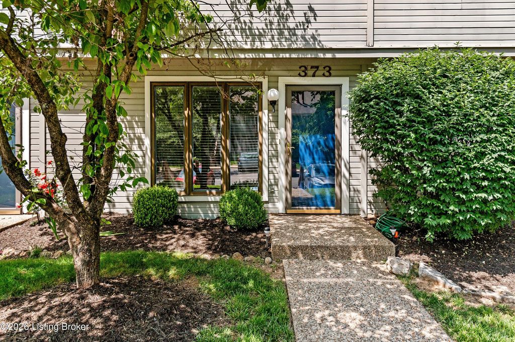 373 Crescent Spring Dr 373, Louisville, KY 40206
