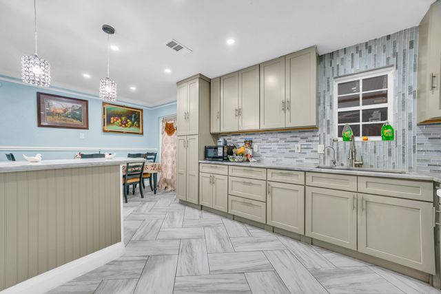1614 Briarwood Lane, Irving, TX 75061