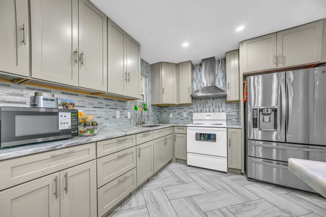 1614 Briarwood Lane, Irving, TX 75061