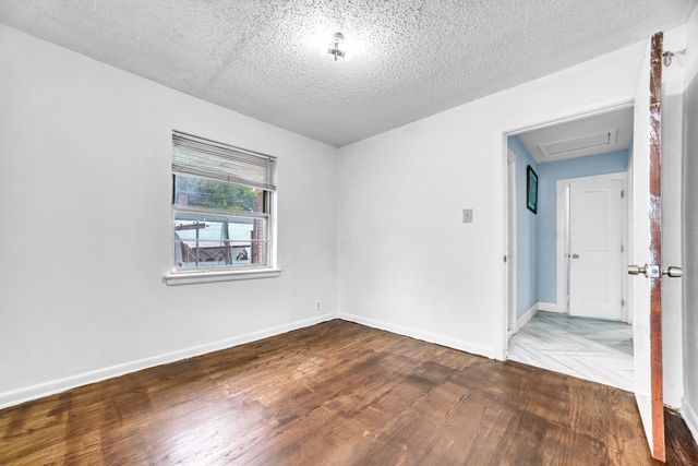 1614 Briarwood Lane, Irving, TX 75061