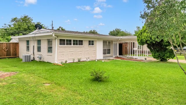 1614 Briarwood Lane, Irving, TX 75061